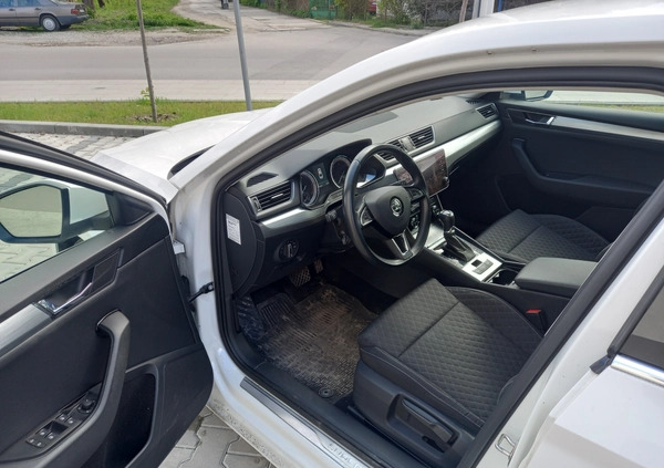 Skoda Superb cena 85900 przebieg: 178000, rok produkcji 2020 z Warszawa małe 781